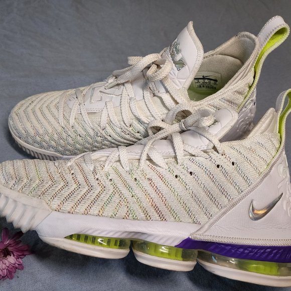 Nike Lebron 16 - Feb.2019 ‘Buzz Lightyear’ edition Size US10 - Picture 3 of 7
